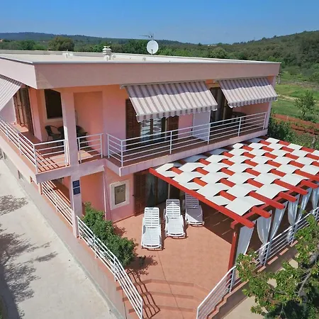 アパート Mareta *