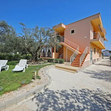 アパート Mareta *