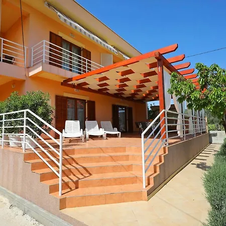 Apartament Mareta *