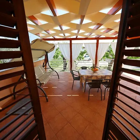 アパート Mareta Sukošan