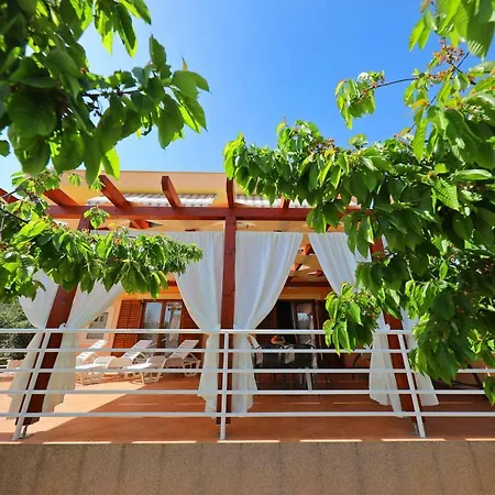 アパート Mareta Sukošan